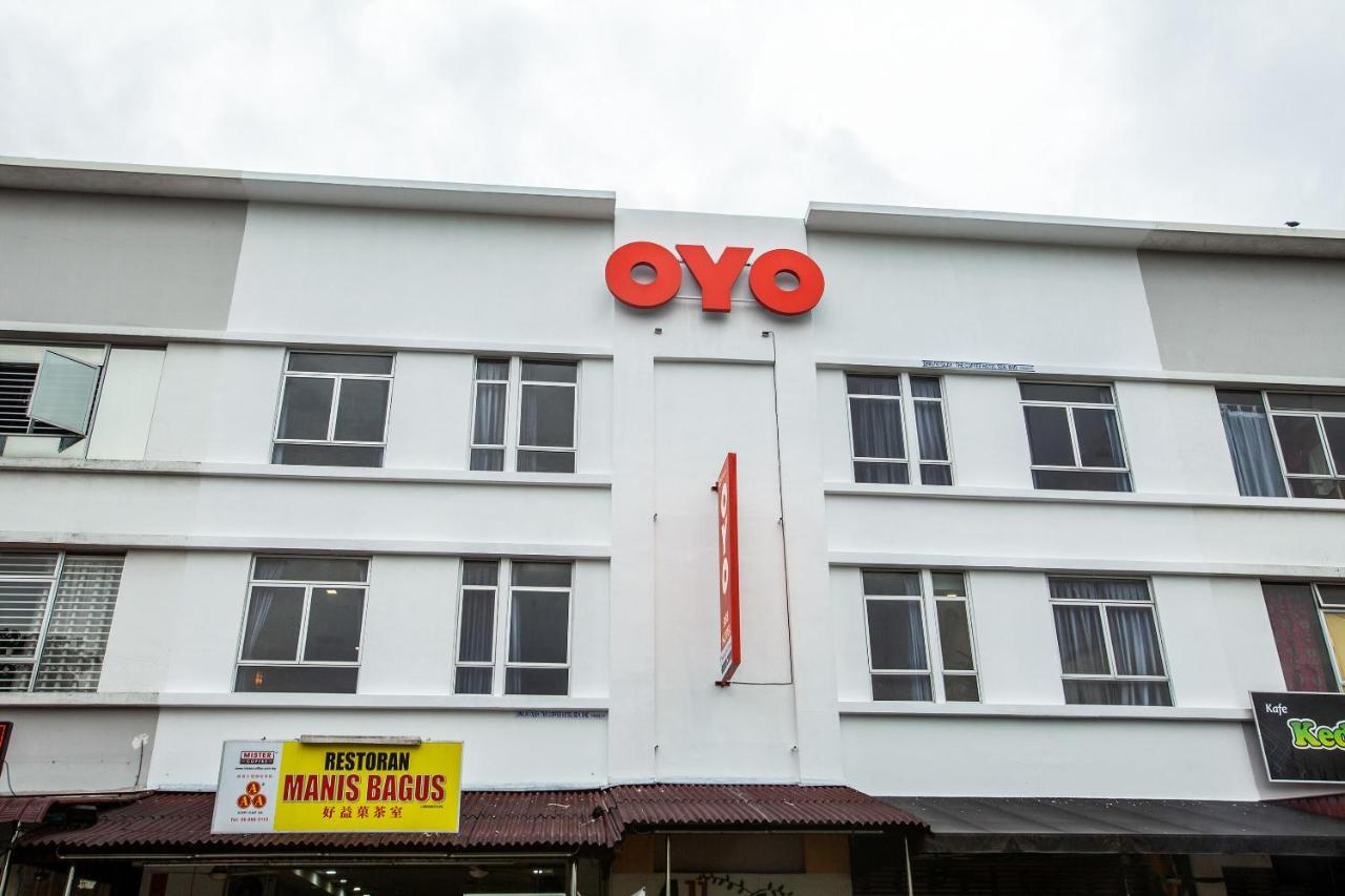 Oyo 89631 988 Hotel Johor Bahru Esterno foto